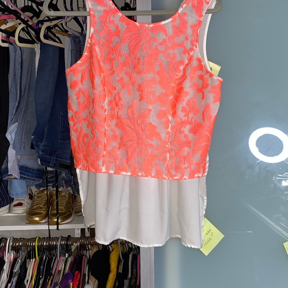 BUNDLE!! 5 shirts - Picture 7 of 7